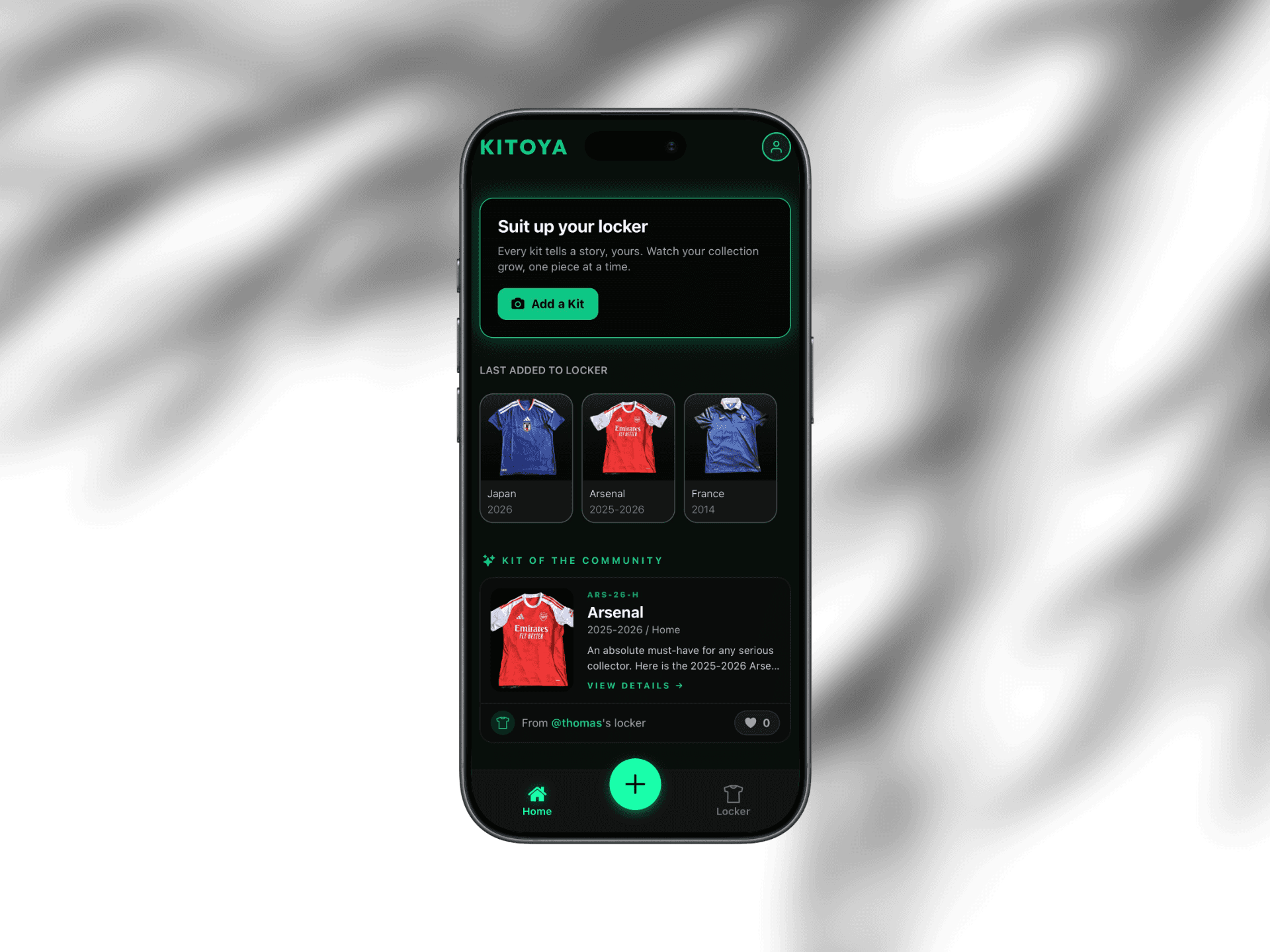 Kitoya home feed showing football shirts from the collector community